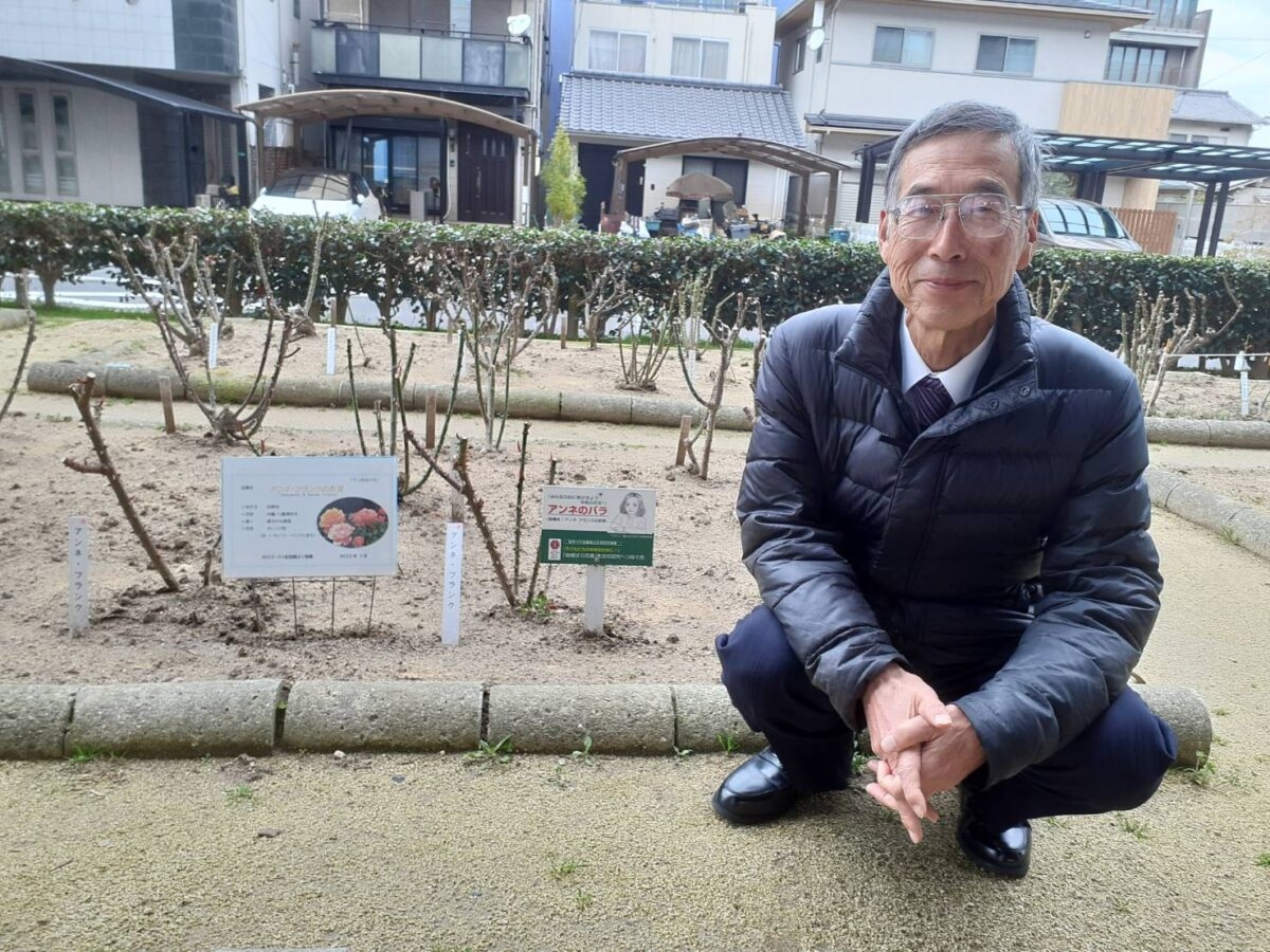 英語で大会をPR